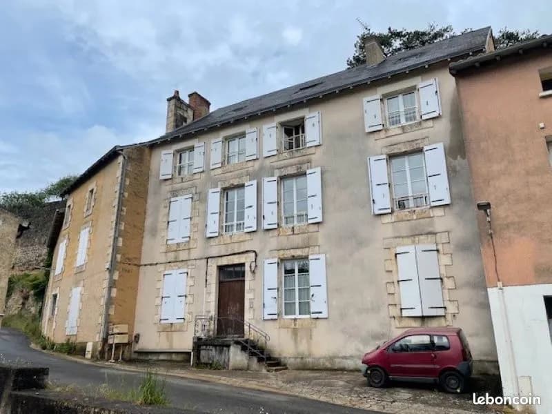 Ensemble immobilier 26 pièces 310 m² - Photo 1