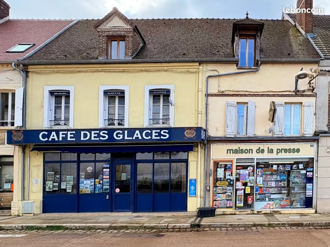 Immeuble - Photo 1