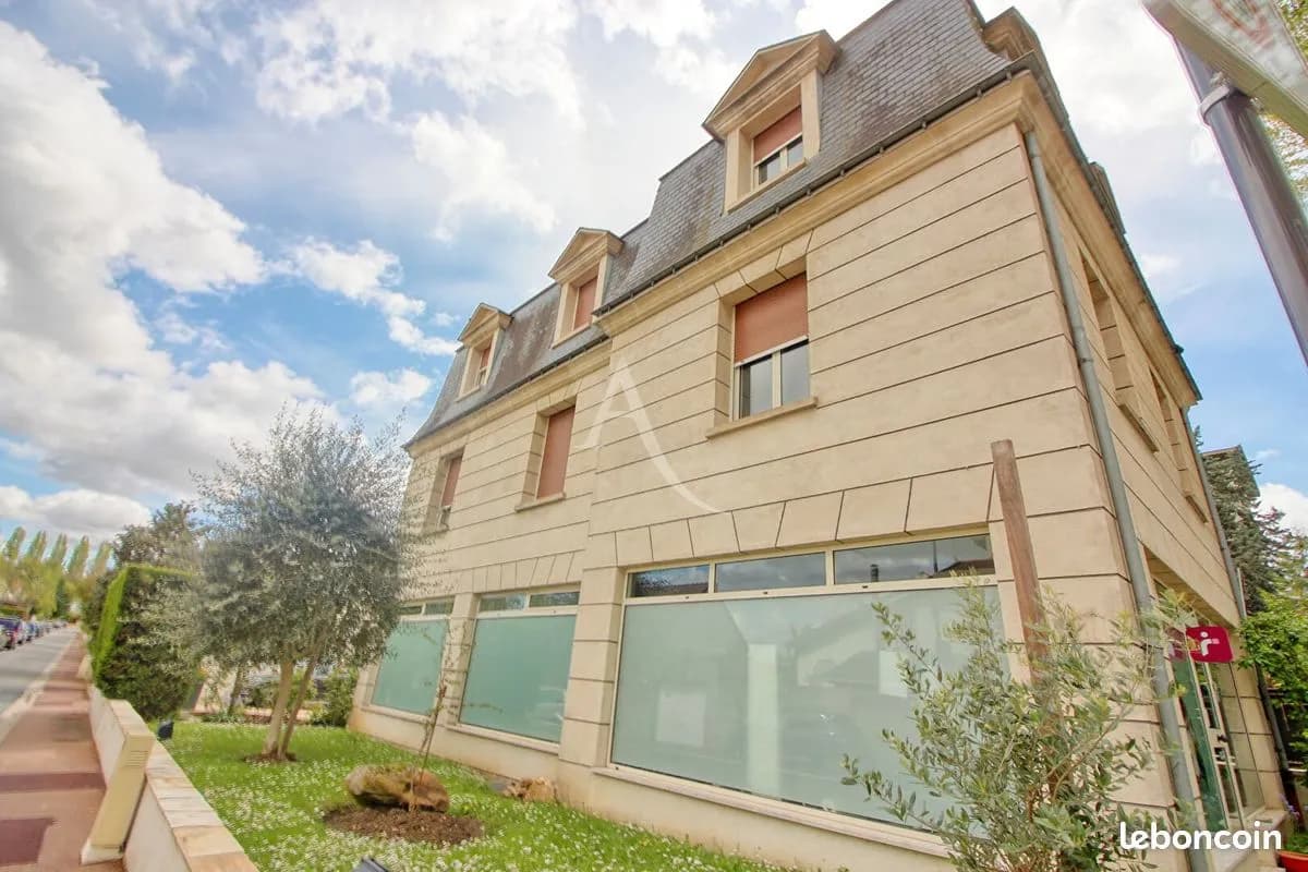 Immeuble de rapport 8 pièces 200 m² - Photo 1