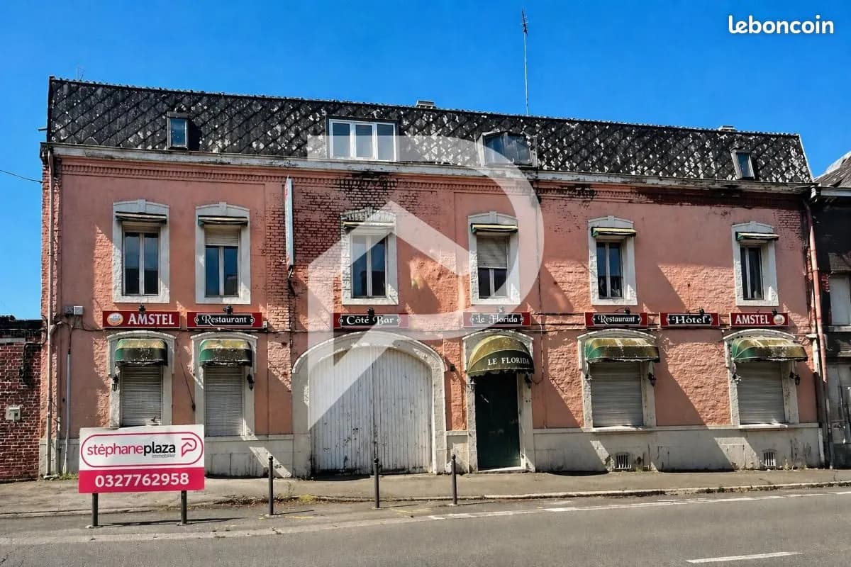 Immeuble de rapport 10 pièces 350 m² - Photo 1