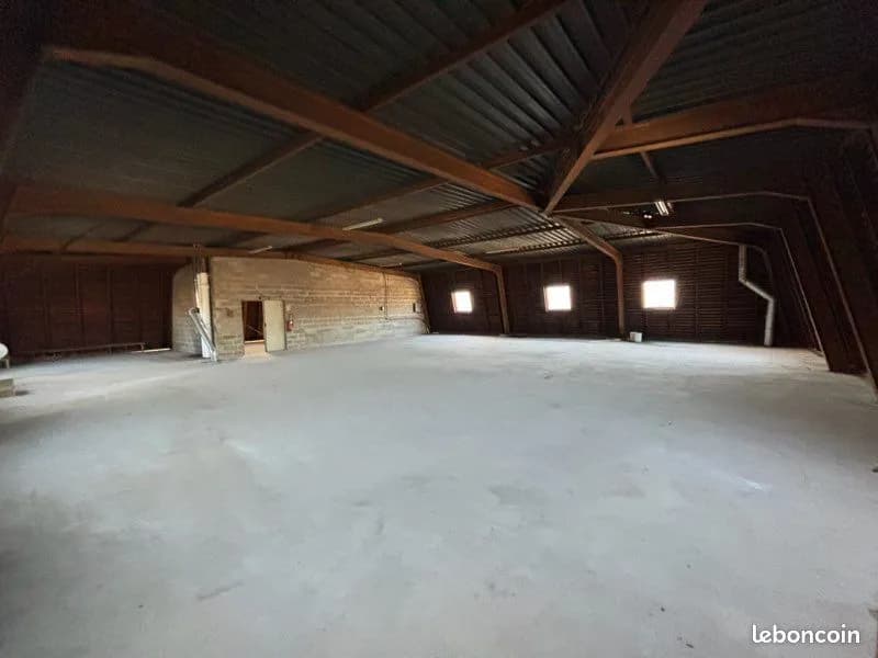 IMMEUBLE A VENDRE NOGENT L'ARTAUD 900m2 - Photo 1