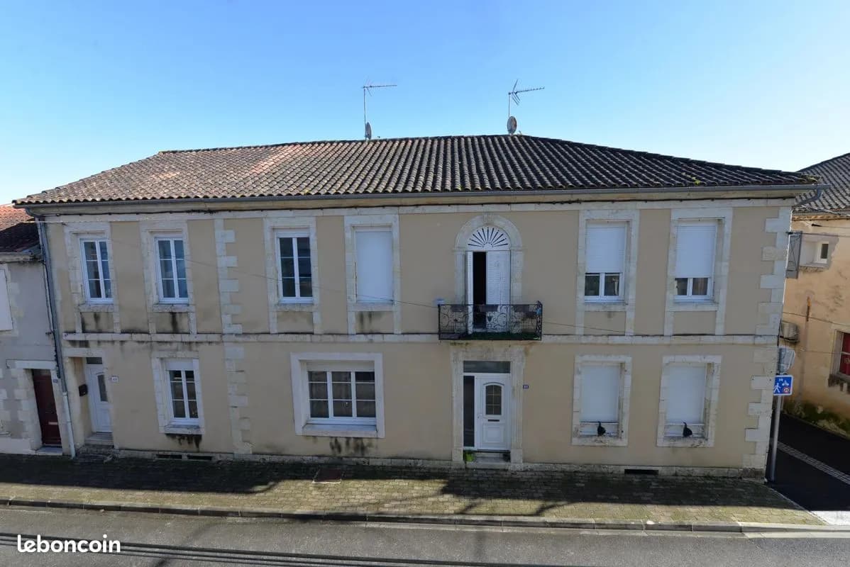 Immeuble de rapport 19 pièces 373 m² - Photo 1