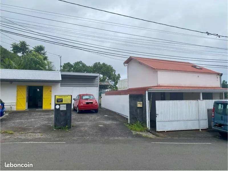Ensemble immobilier - Photo 1