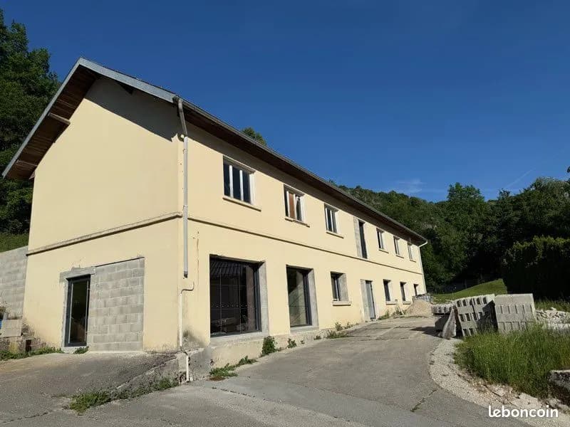 Immeuble 10 pièces 400 m² - Photo 1