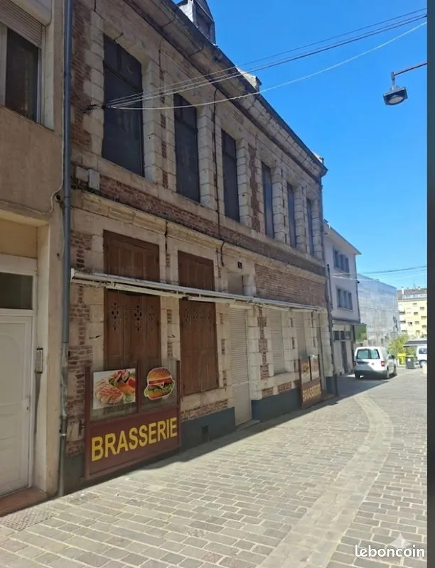 Local commercial avec appartement a l'étage - Photo 1