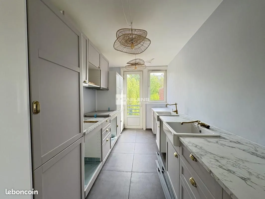 Immeuble 266 m² - Photo 1