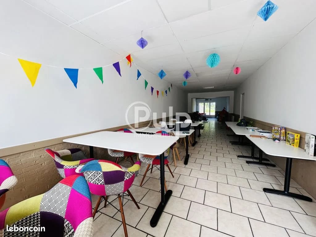 Local 342 m² - Photo 1