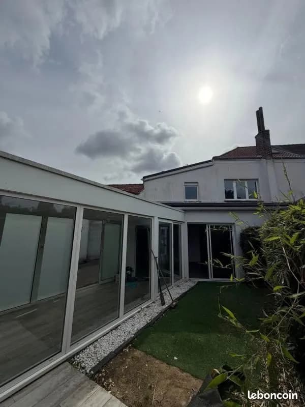 Immeuble 210 m² - Photo 1