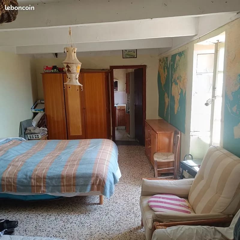 Ensemble immobilier en pierres sur caves avec vue panoramique, jardins avec fruitiers, cadre naturel privilégié - Photo 1