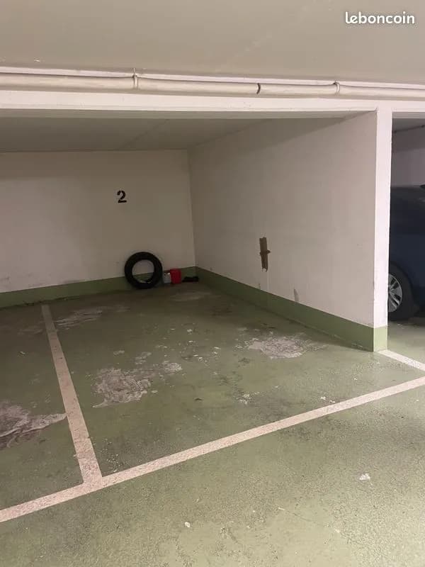 Parking sécurisé, petit Immeuble, Paris, XVIIe - Photo 1