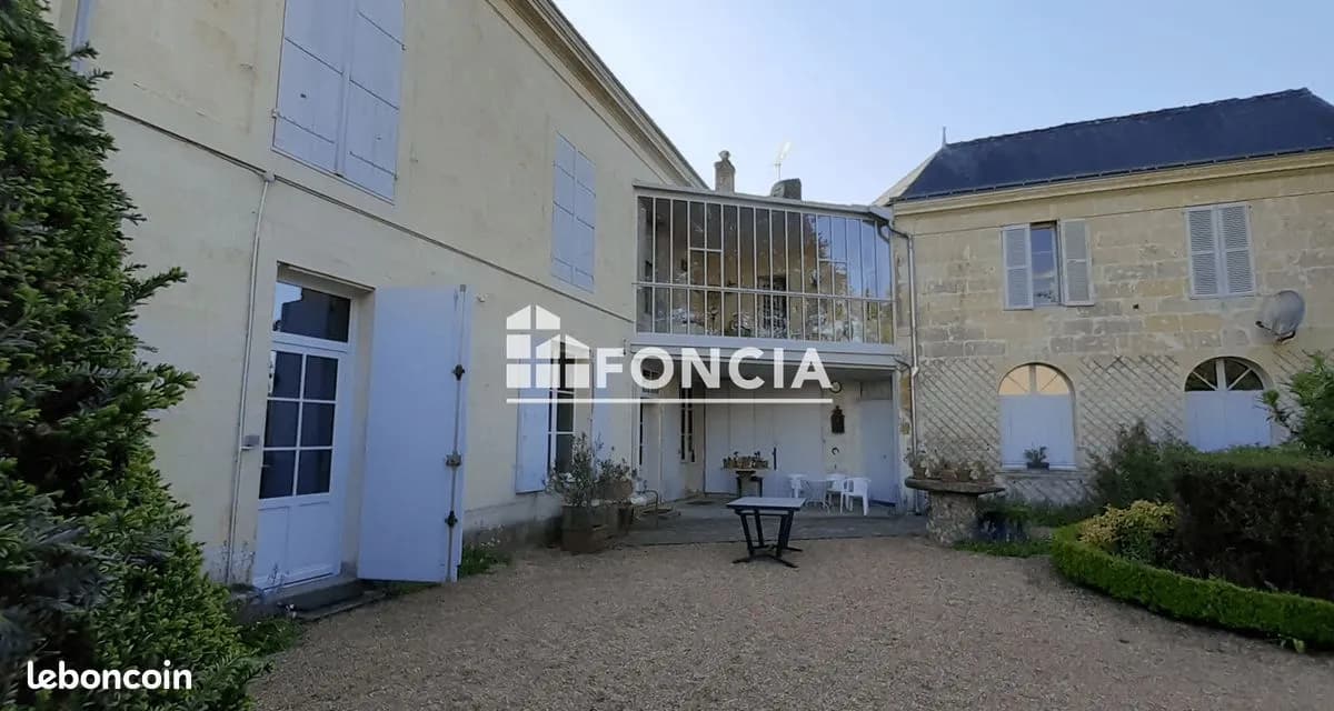 Ensemble immobilier avec cachet et beaux espaces extérieurs - Photo 1