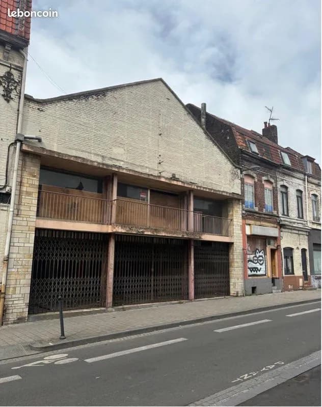 Immeuble 3 pièces 900 m² - Photo 1