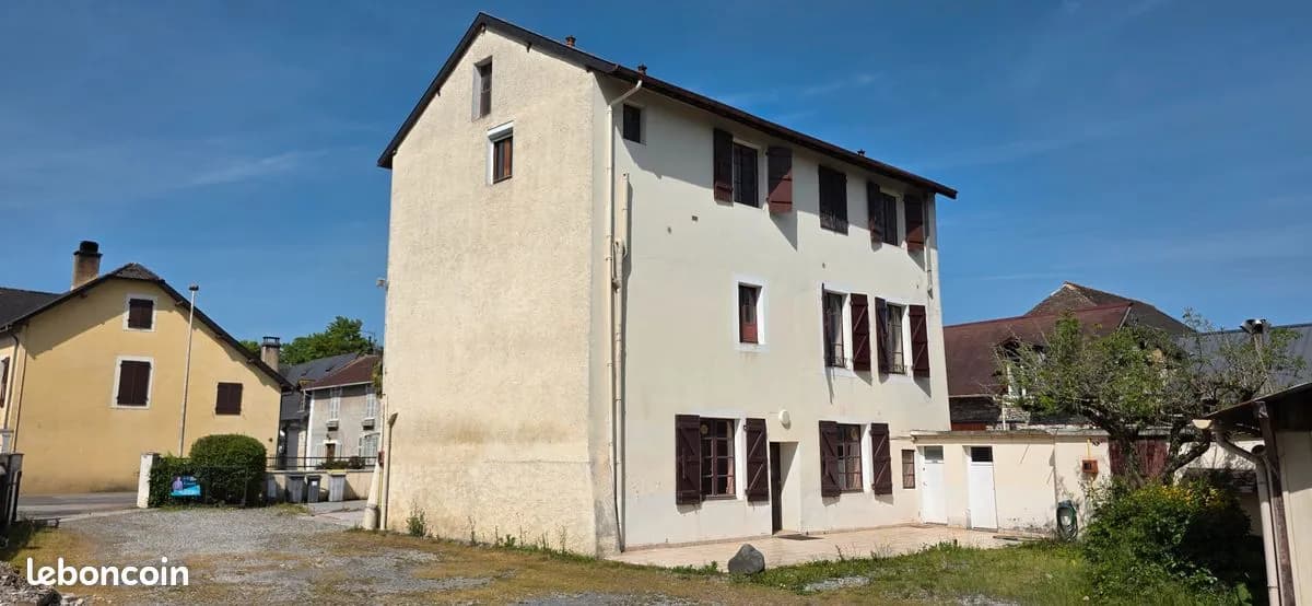 Ensemble immobilier de deux étages à rénover - Photo 1
