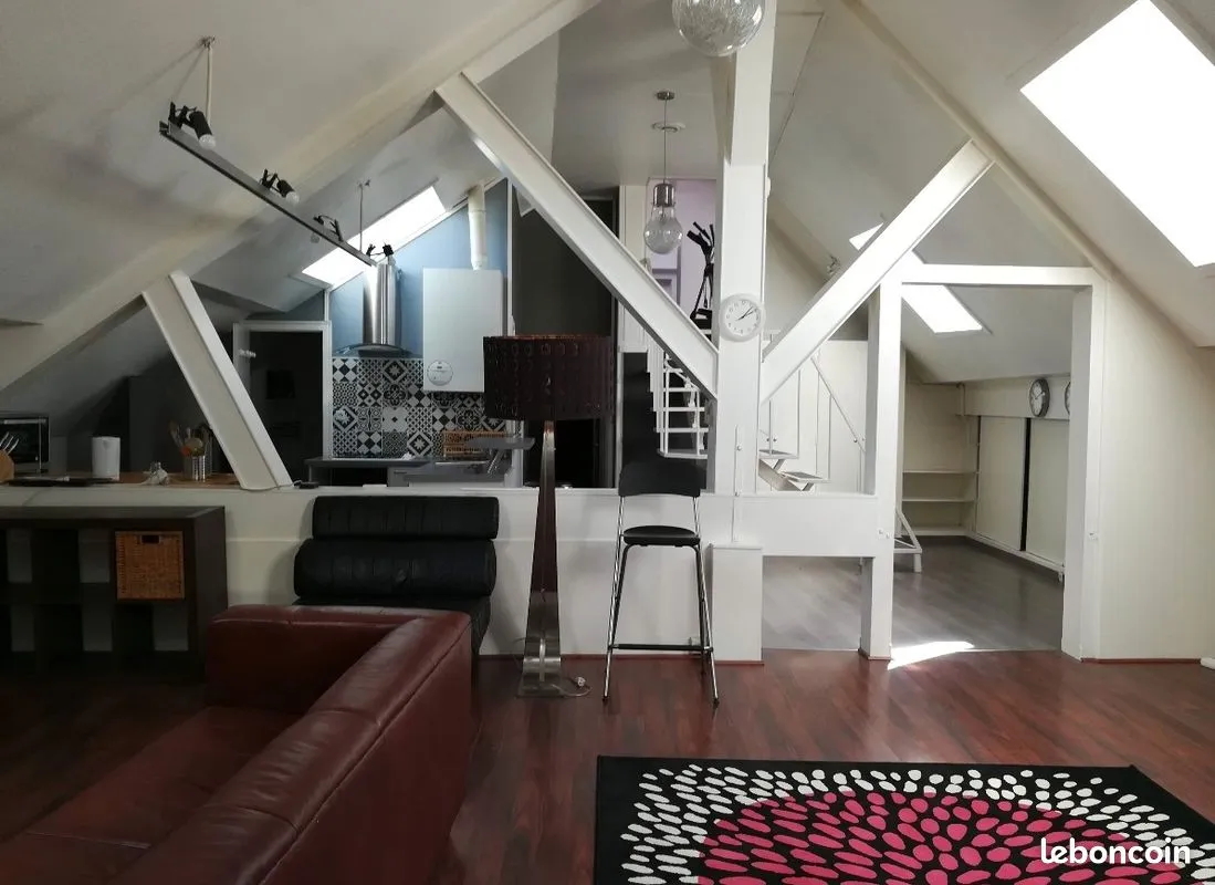 Vends immeuble à St ferjeux T4+T1+magasin - Photo 1