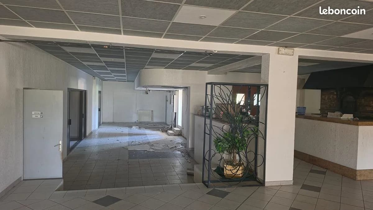 Immeuble 1500 m² - Photo 1