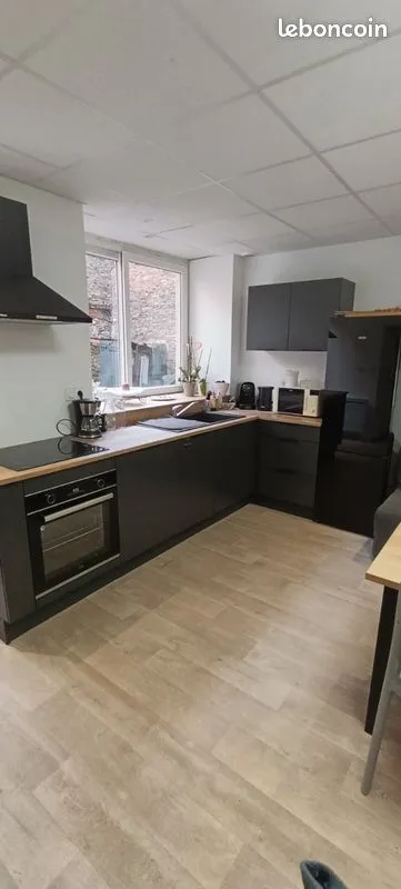 Immeuble commerces + habitation - Photo 1