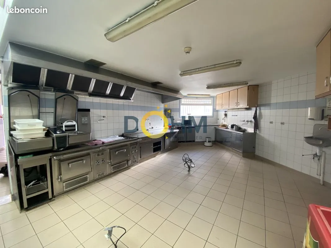 Immeuble 700 m² - Photo 1