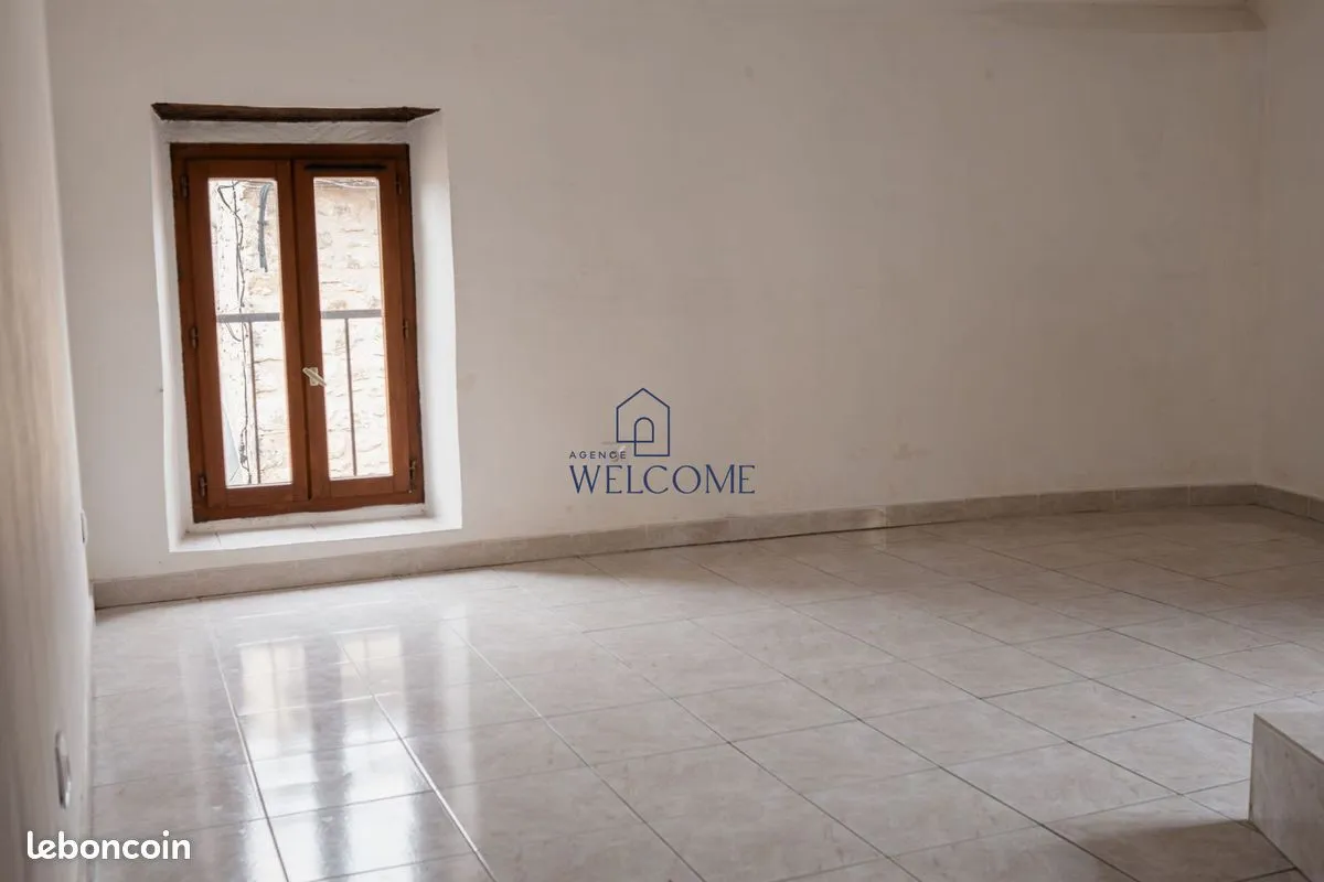 Immeuble 150 m² - Photo 1