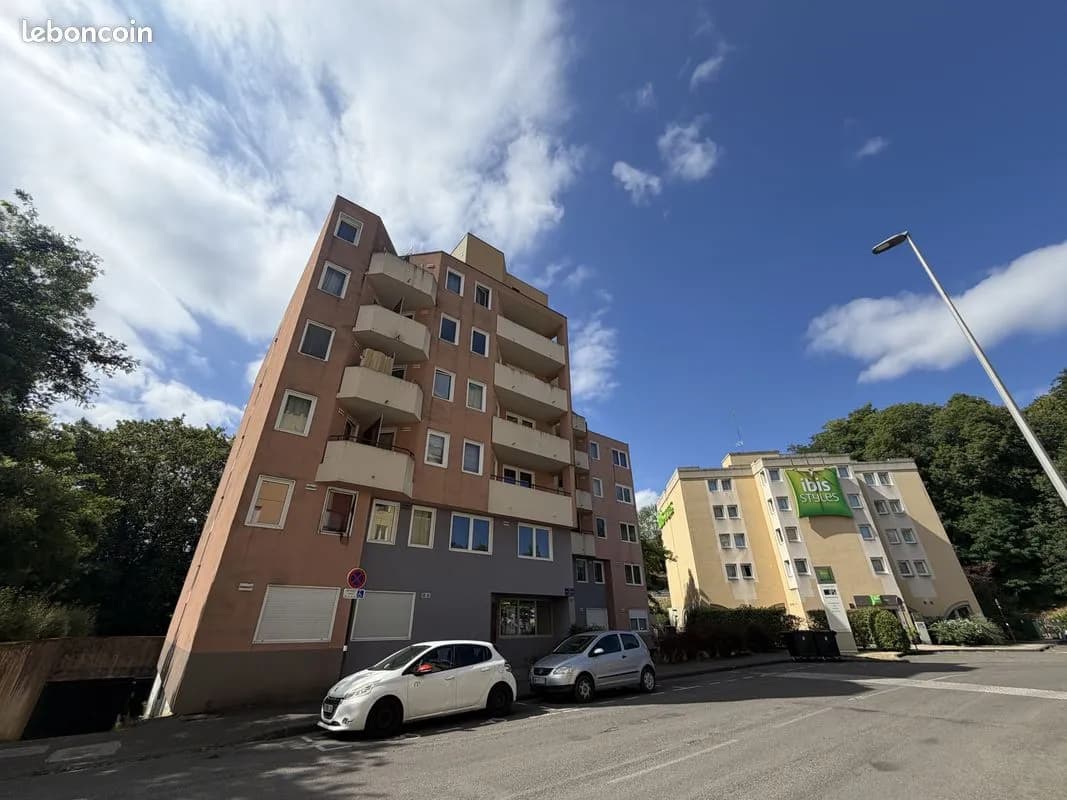 Immeuble 180 m² - Photo 1