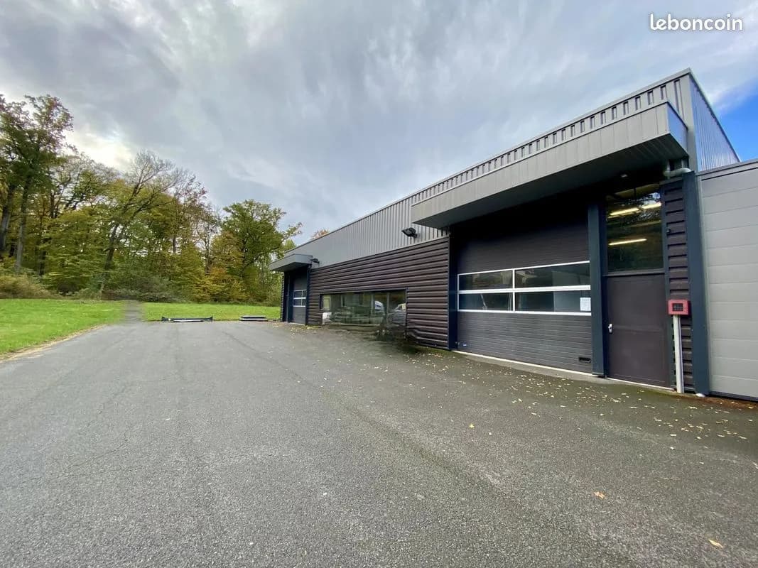 Immeuble 650 m² - Photo 1