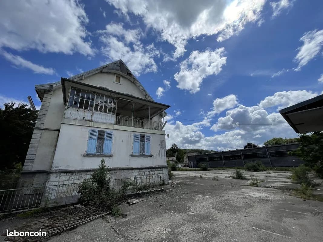 Immeuble 15 pièces 450 m² - Photo 1