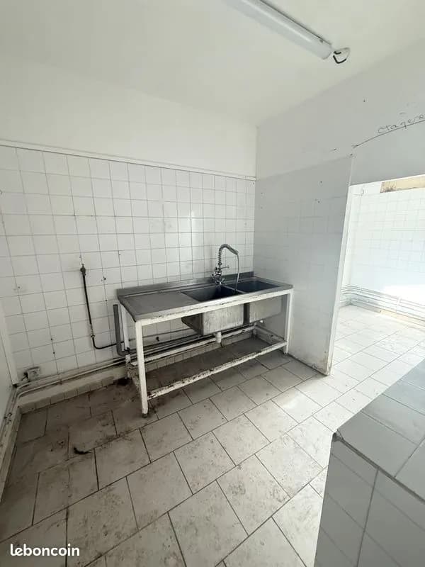 Immeuble 335 m² - Photo 1