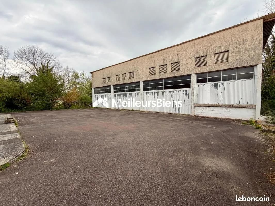 Immeuble 425 m² - Photo 1