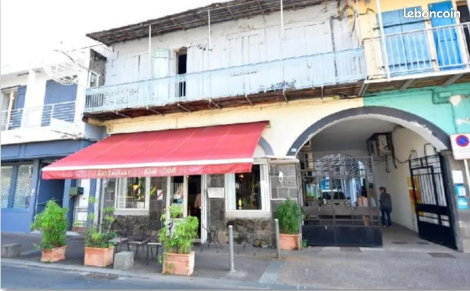Saint-Denis Hypercentre - Ensemble immobilier 826 m² / Local + Logement + Terrain constructible - Photo 1