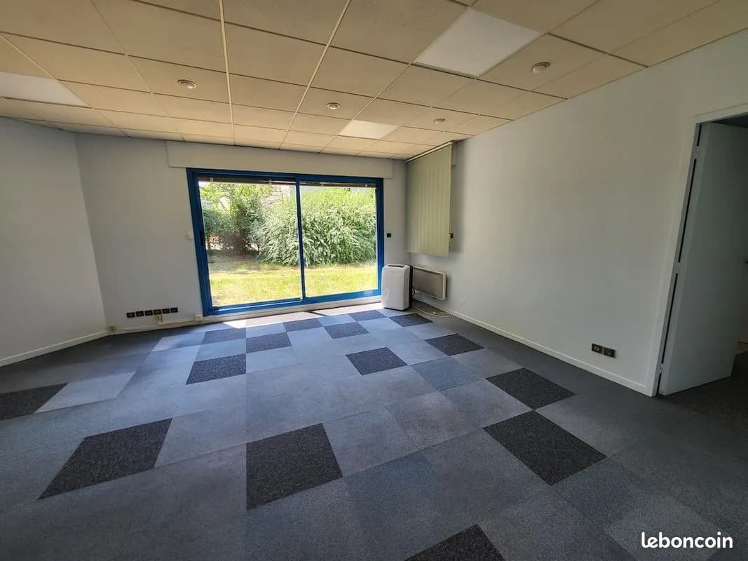 Bien Commercial Immobilier Unique en Courtine Avignon - Photo 1