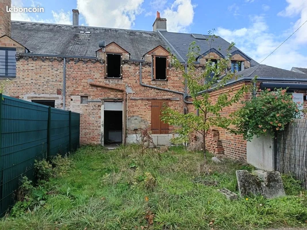 Immeuble a vendre centre ville de Lamotte Beuvron - Photo 1