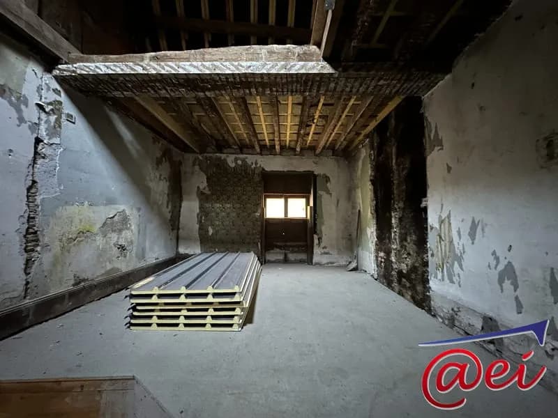 Immeuble de 180m2 à rénover. Toiture et plancher neufs. - Photo 1