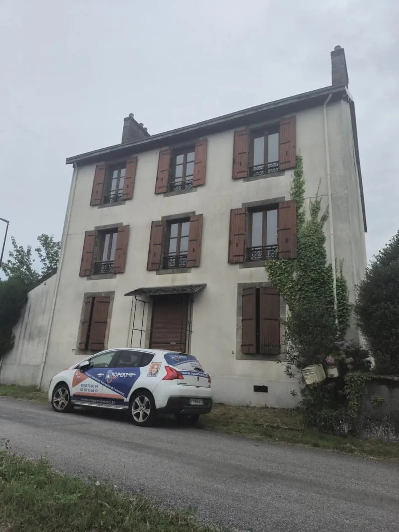 Immeuble avec du potentiel à SAINT SULPICE LAURRIERE - Photo 1