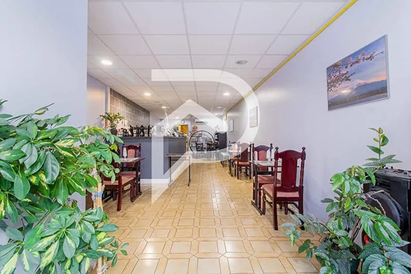 IMMEUBLE R+1 COMMERCE ET APPARTEMENT T3 À VENDRE - MARTIGUES - Photo 1