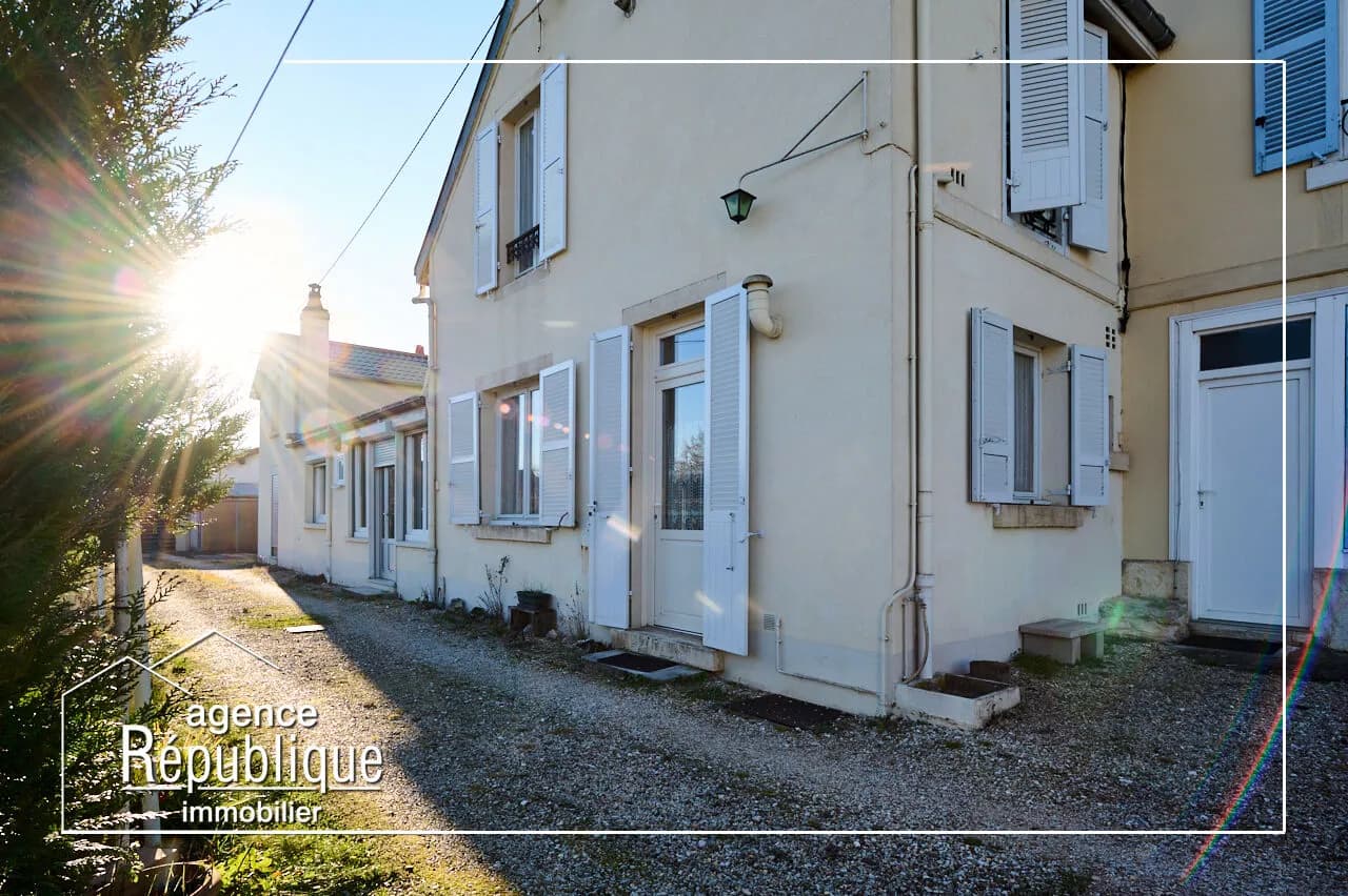 Ensemble immobilier années 1900 au coeur de Nuits Saint Georges - Photo 1