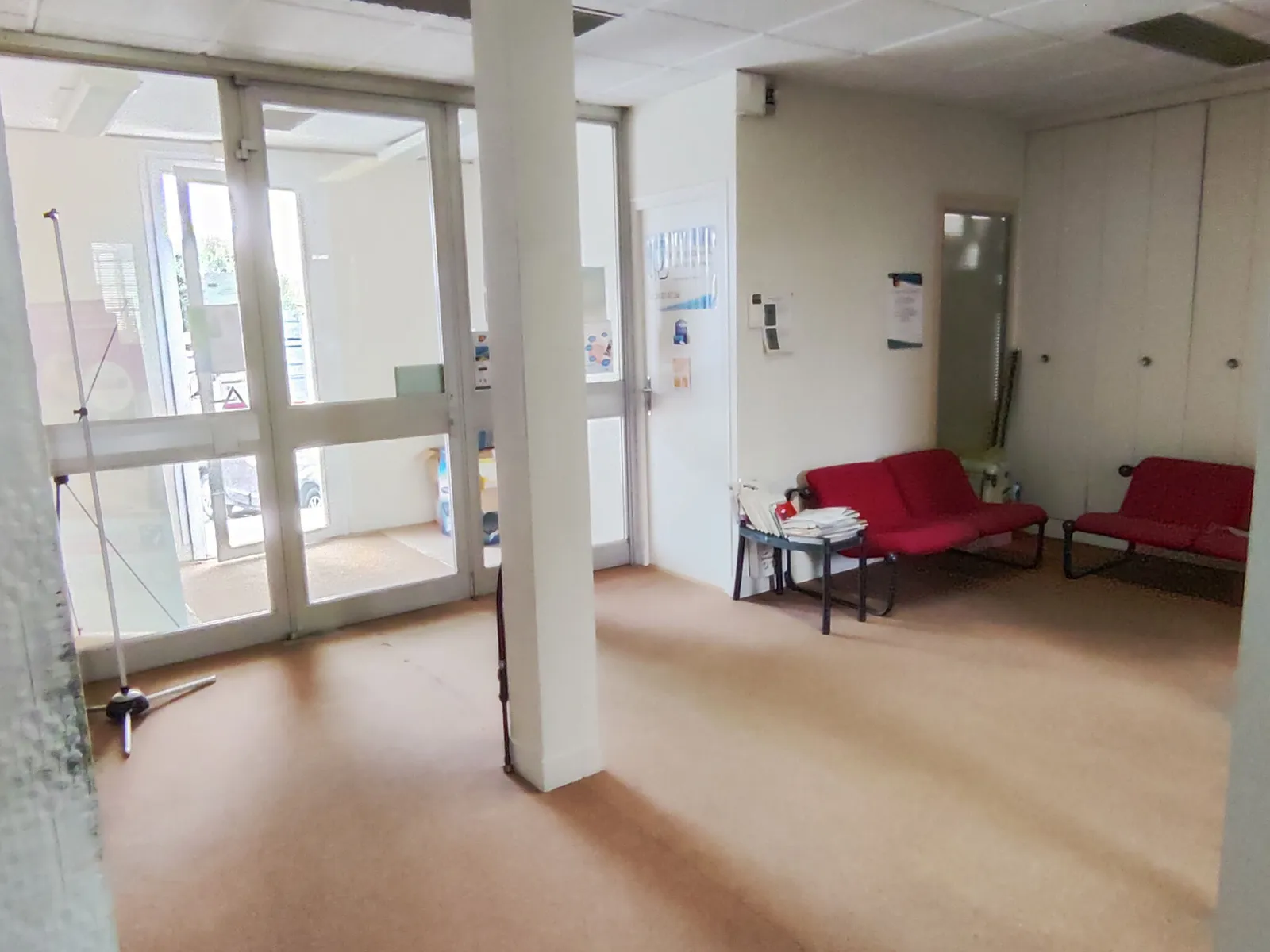 IMMEUBLE DE BUREAUX, PLEIN CENTRE VILLE VILLEMANDEUR. INVEST - Photo 1