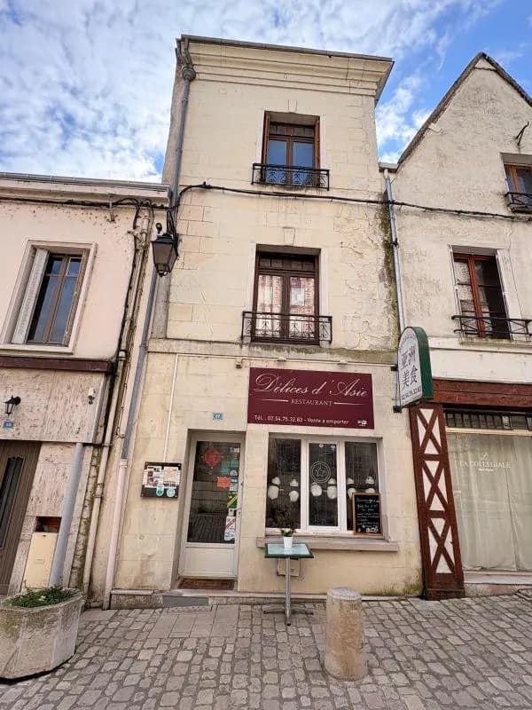 SAINT AIGNAN SUR CHER, Immeuble avec appartement et commerce en centre ville - Photo 1