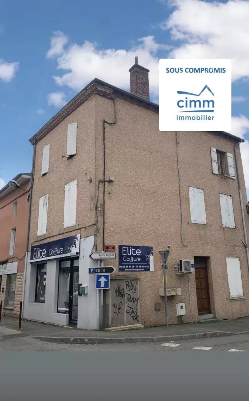 IMMEUBLE 150m2 -- local Commercial + 2 appartements + 1 garag - Photo 1