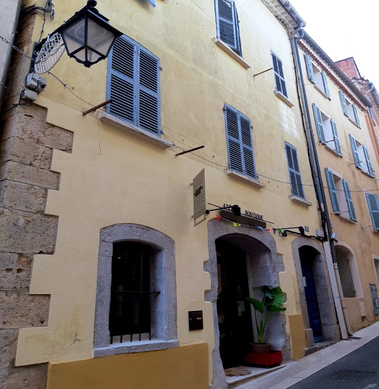 IMMEUBLE HYERES PARCOURS DES ARTS - Photo 1
