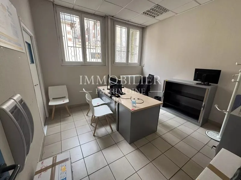 Immeuble - Photo 1