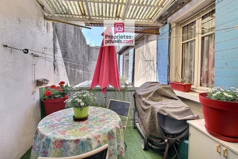 Maison de ville avec 3 appartements terrasses et garage - Photo 1