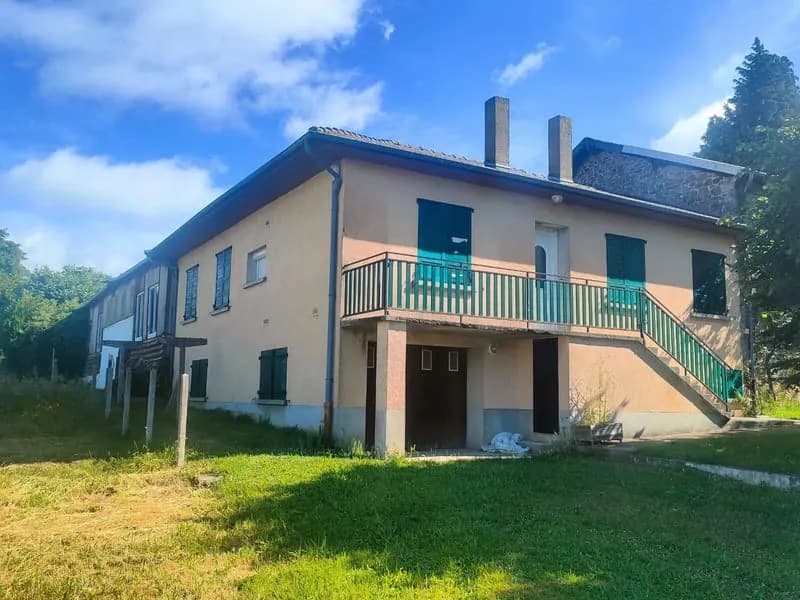 Ensemble immobilier, 2 maisons d'habitation et granges - Photo 1