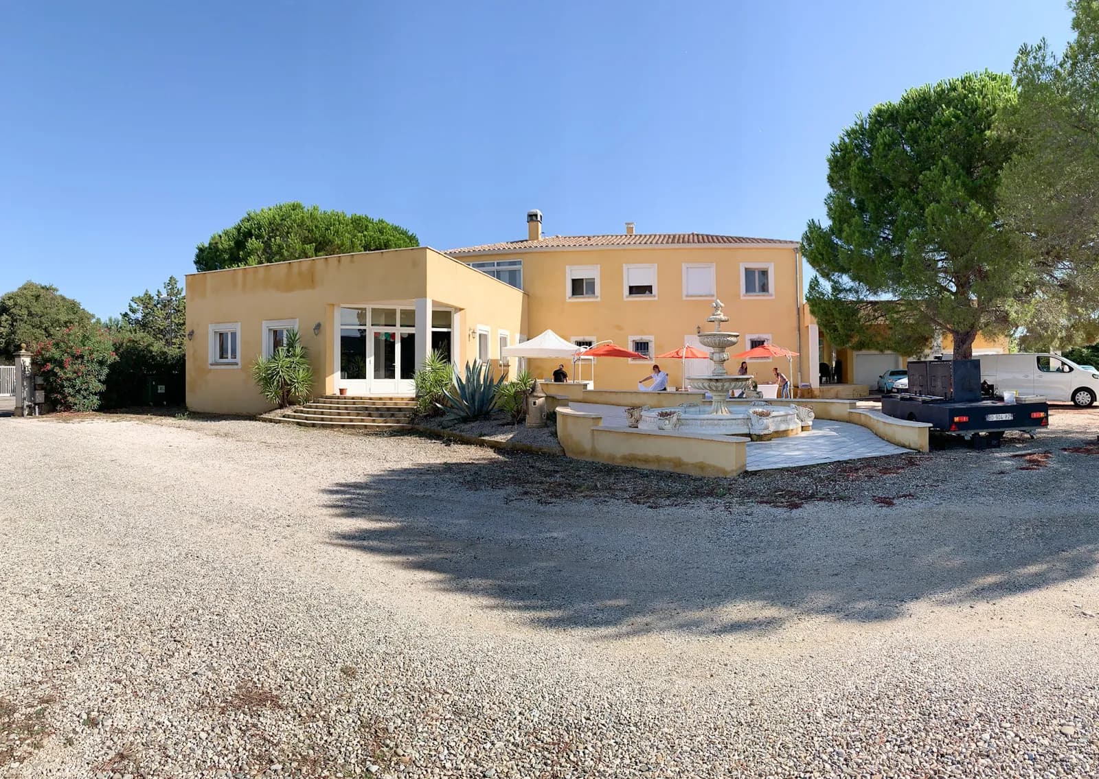 À VENDRE ENSEMBLE IMMOBILIER MIXTE D'EXCEPTION ISTRES - Photo 1