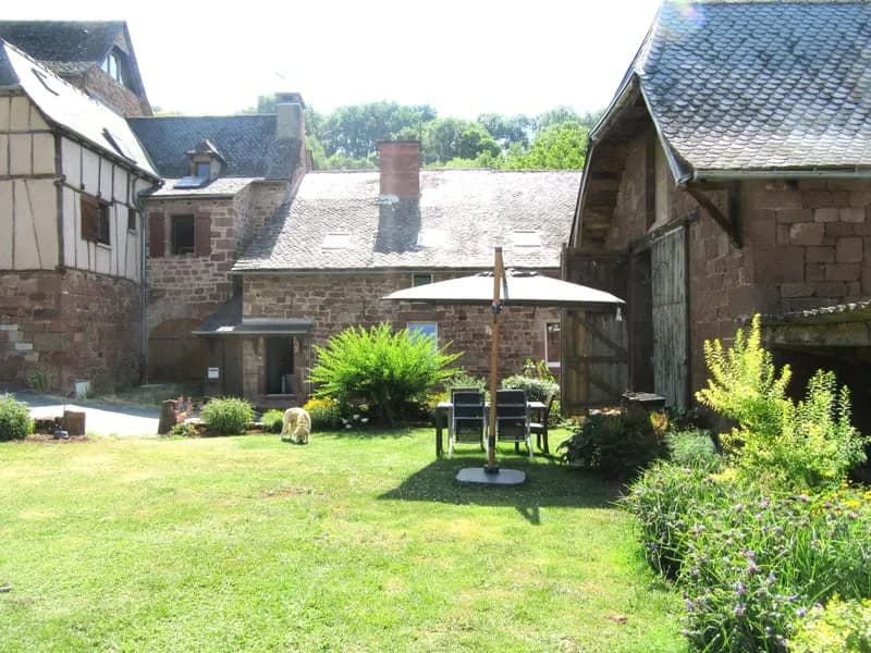 EXCLUSIVITE VALLON Bel ensemble immobilier en pierre très bien restauré dans un hameau rural - Photo 1