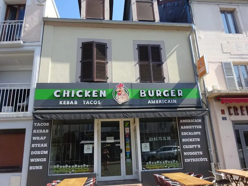 Vente immeuble de rapport 2 logements et un local commercial - Photo 1
