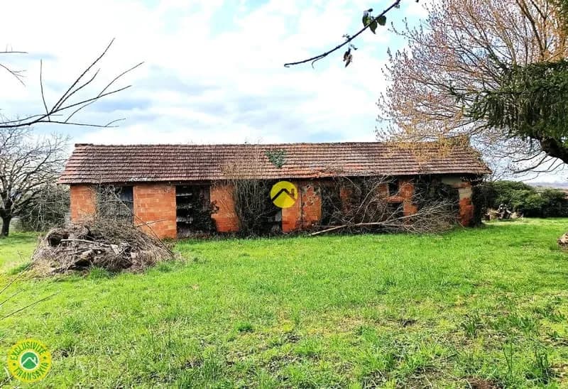 ENSEMBLE IMMOBILIER A RENOVER - Photo 1