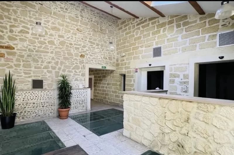 Ensemble immobilier : commerce + habitation - Photo 1
