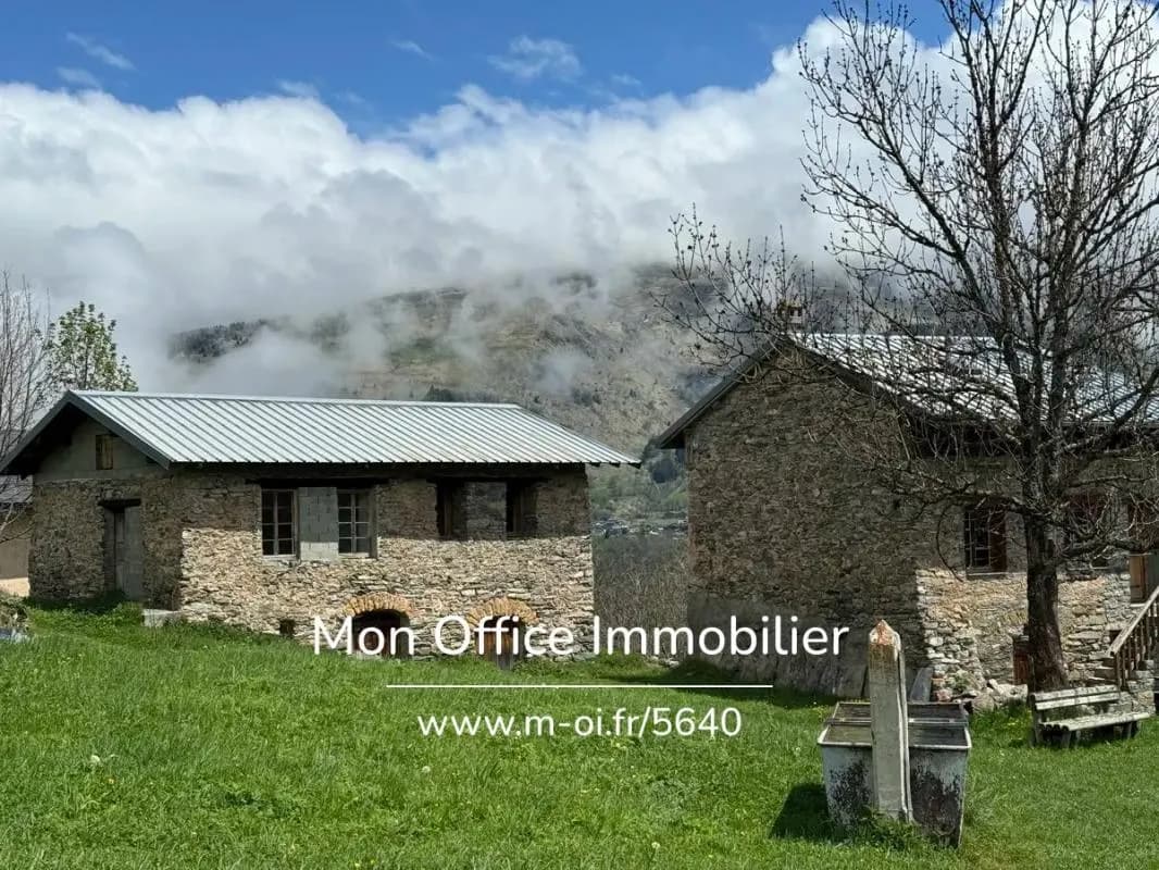 Référence : 5640-APH. - Ensemble immobilier de 2 chalets avec terrain - Photo 1