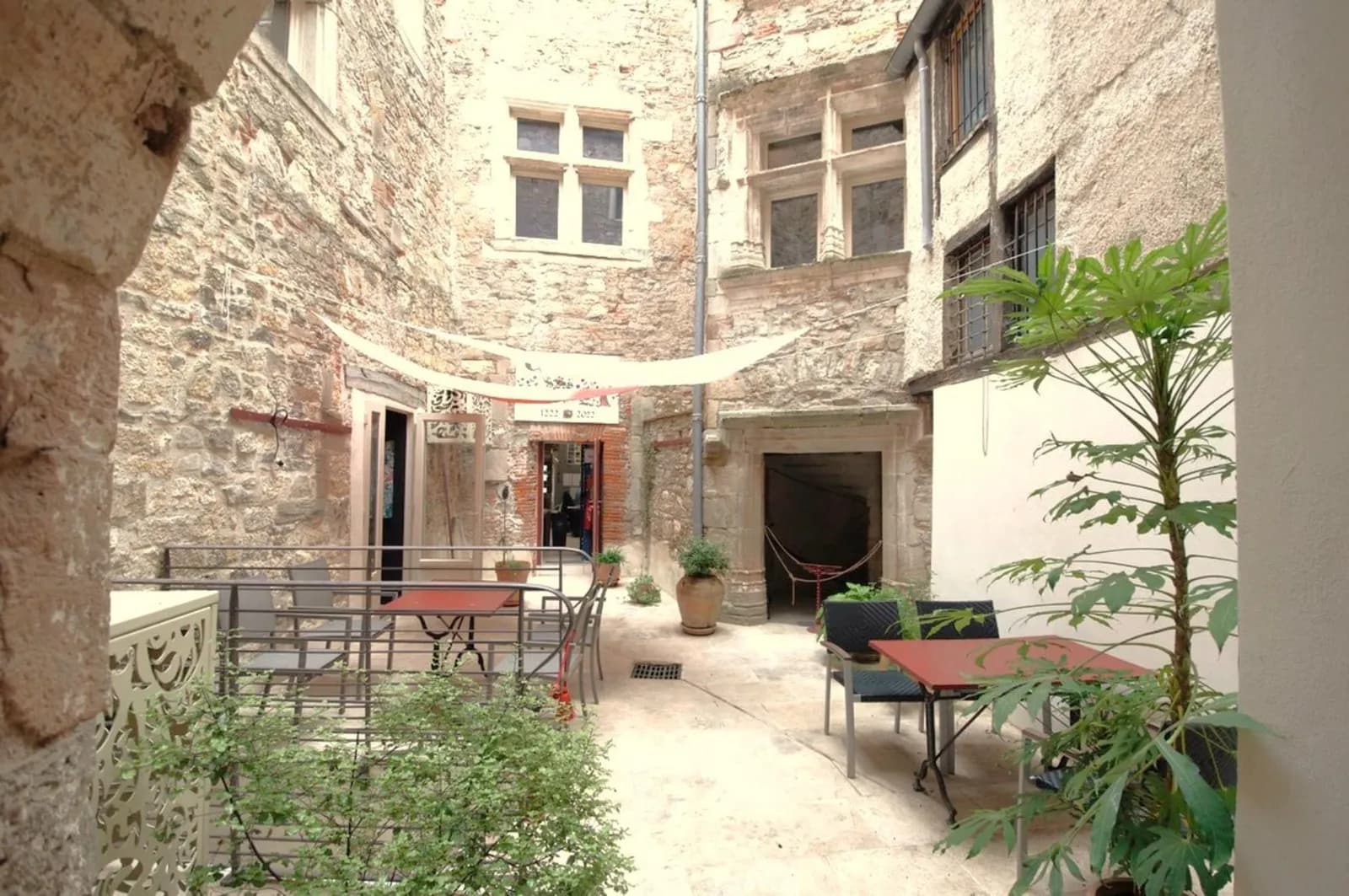 Immeuble avec Commerces - Photo 1