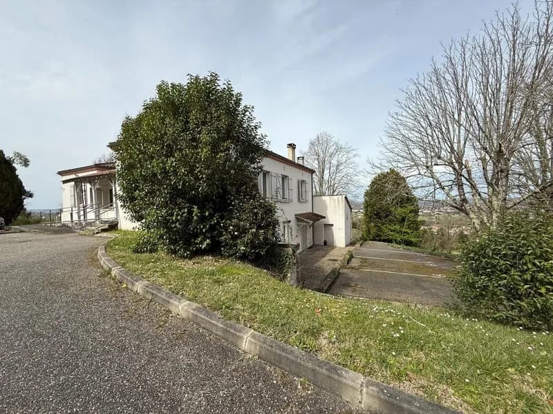 Ensemble immobilier exceptionnel à Pujols - Photo 1