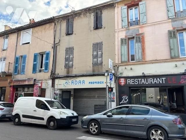 Immeuble 70 m² - Photo 1